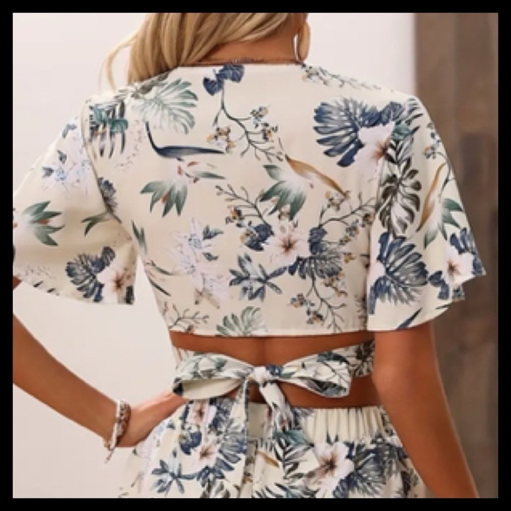 BOUTIQUE Two Piece Set Tropical Print 🌴✨ - Picture 6 of 7